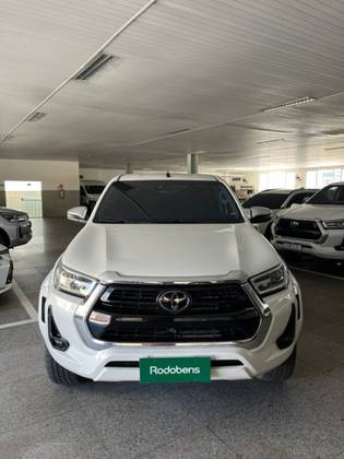 TOYOTA HILUX 2.8 D-4D TURBO DIESEL CD SRX 4X4 AUTOMÁTICO TOYOTA HILUX 2.8 D-4D TURBO DIESEL CD SRX 4X4 AUTOMÁTICO